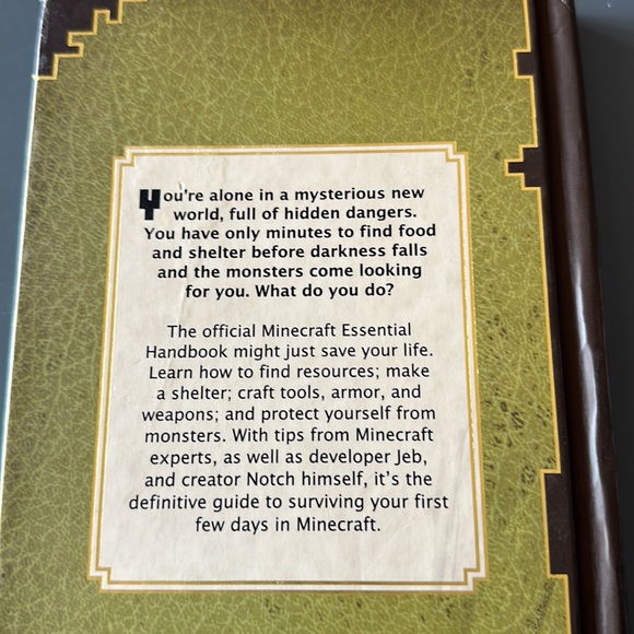 Microsoft Minecraft 3 book bundle set “Build it, combat tips, essential info.” - Picture 7 of 9